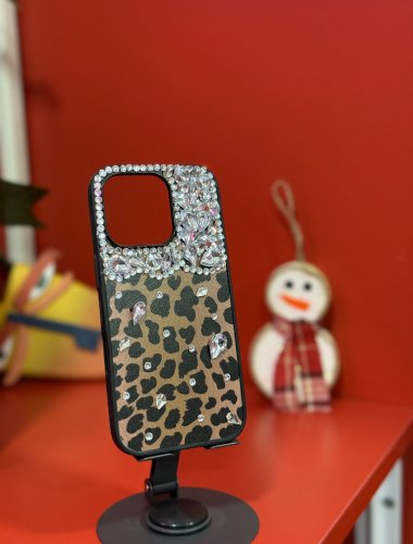 Leopar taşlı kılıf
